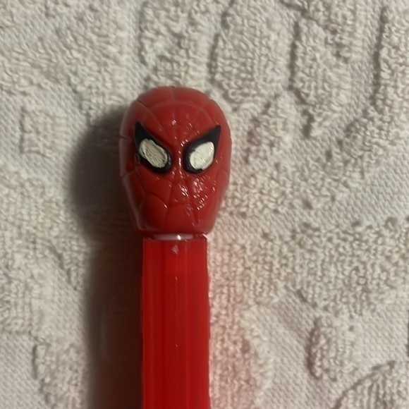 Assorted Discontinued and Vintage Pez Dispensers - Picture 6 of 7